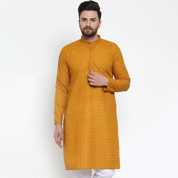 http://13.201.150.207/products/men-yellow-printed-straight-kurta