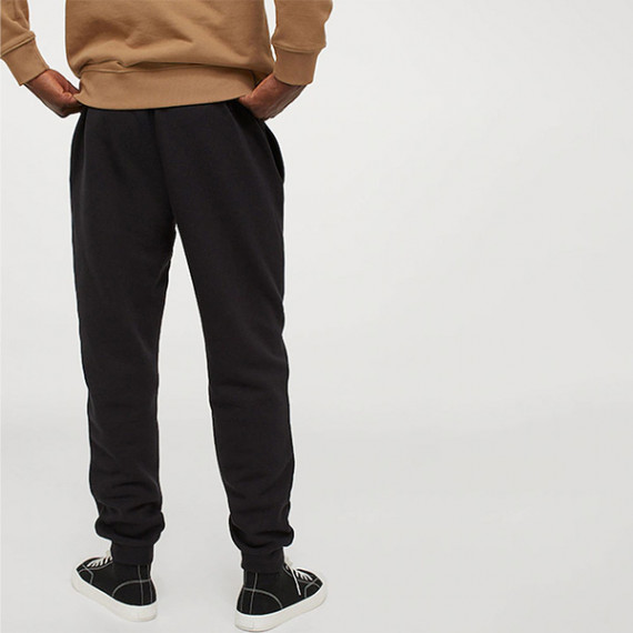 http://13.201.150.207/products/men-black-regular-fit-joggers