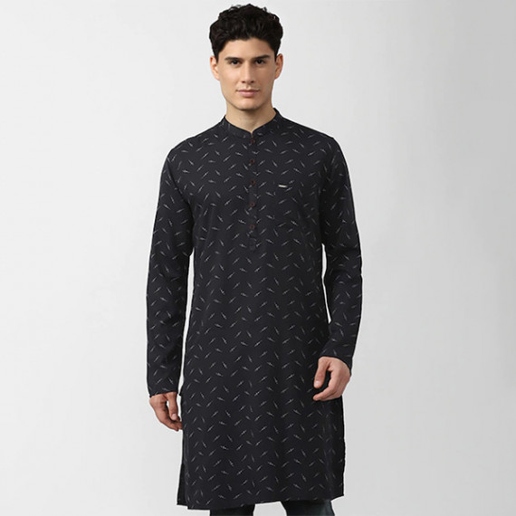 http://13.201.150.207/products/men-black-geometric-printed-kurta-1
