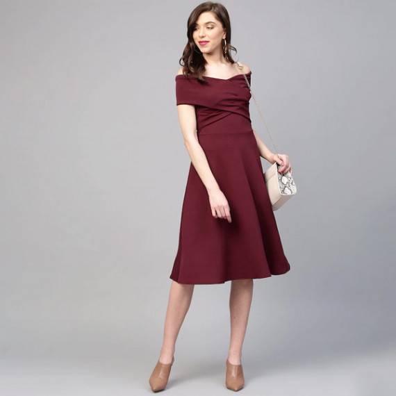 http://13.201.150.207/products/burgundy-off-shoulder-pleated-fit-flare-dress