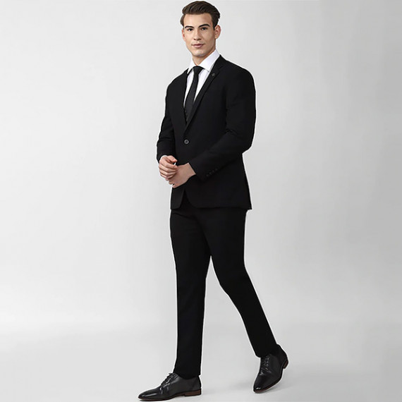 http://13.201.150.207/products/manq-mens-slim-fit-suit