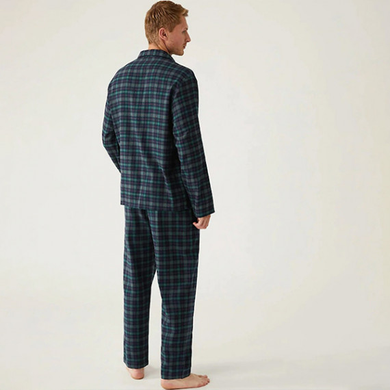 http://13.201.150.207/products/men-green-blue-checked-night-suit