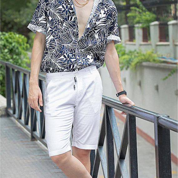 http://13.201.150.207/products/men-white-solid-slim-fit-regular-shorts