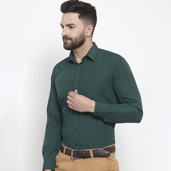 http://13.201.150.207/products/men-green-slim-fit-solid-formal-shirt