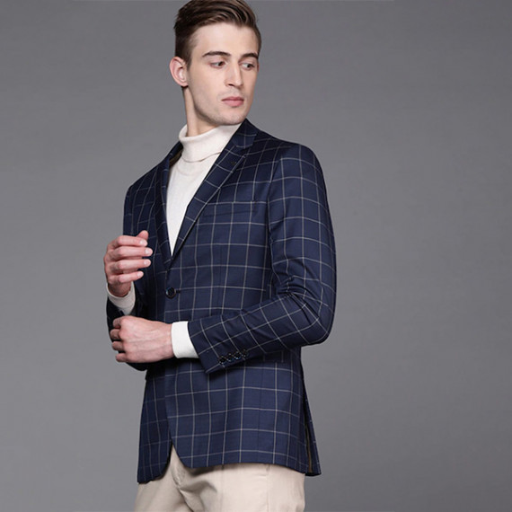 http://13.201.150.207/products/men-navy-blue-beige-slim-fit-checked-single-breasted-smart-casual-blazer