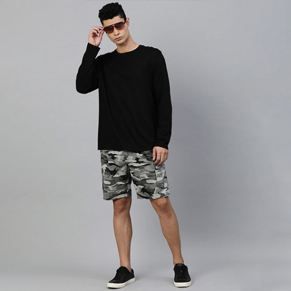 http://13.201.150.207/products/men-charcoal-grey-camouflage-printed-pure-cotton-cargo-shorts