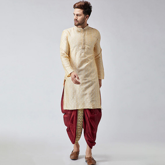 http://13.201.150.207/products/men-maroon-dhoti-pants