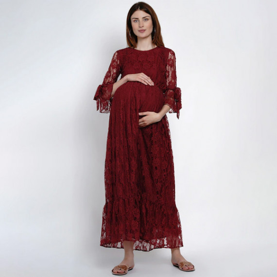 http://13.201.150.207/products/women-maroon-maternity-self-design-maxi-dress