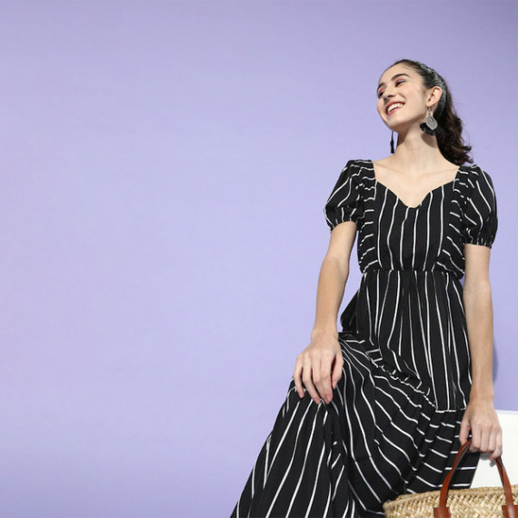 http://13.201.150.207/products/black-white-striped-crepe-maxi-dress